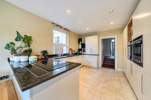 Kitchen diner angle 2- click for photo gallery